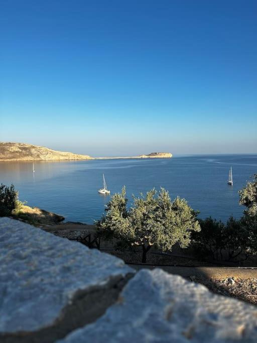 Cliffside Cozy W/ Seaviews Villa Mézapos