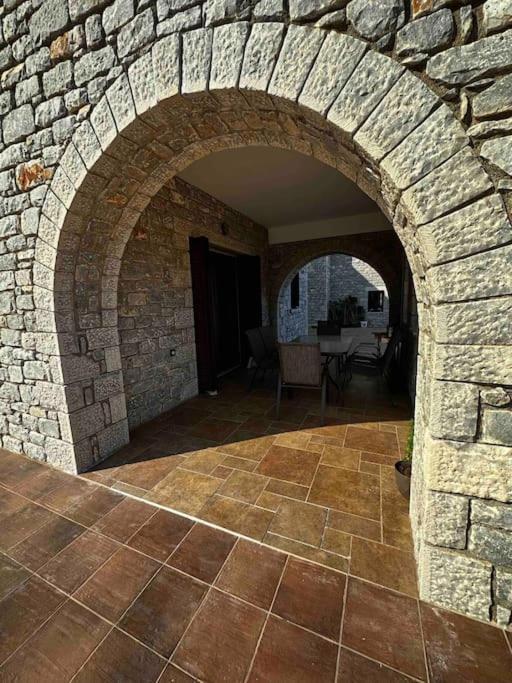 Cliffside Cozy W/ Seaviews Villa Mézapos